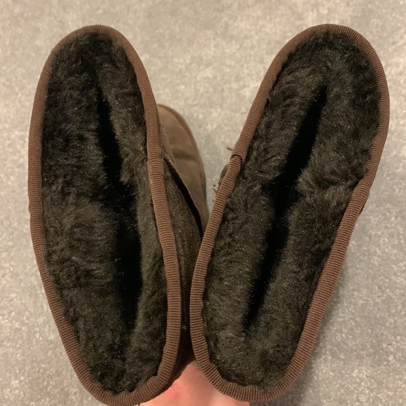 Uggs classic tall brown boot - Picture 8 of 9